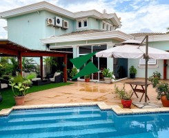 Comprar Vivenda T5+2 em condomínio Mar do Sul