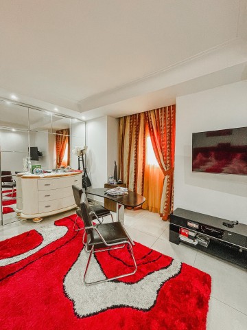 Venda Vivenda T5+2 em condomínio Mar do Sul