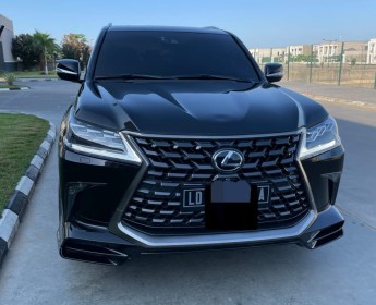 A venda LEXUS LX570S