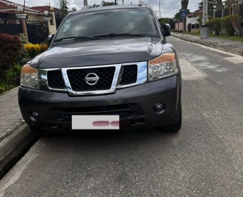 A venda Nissan Armada 62.000 km