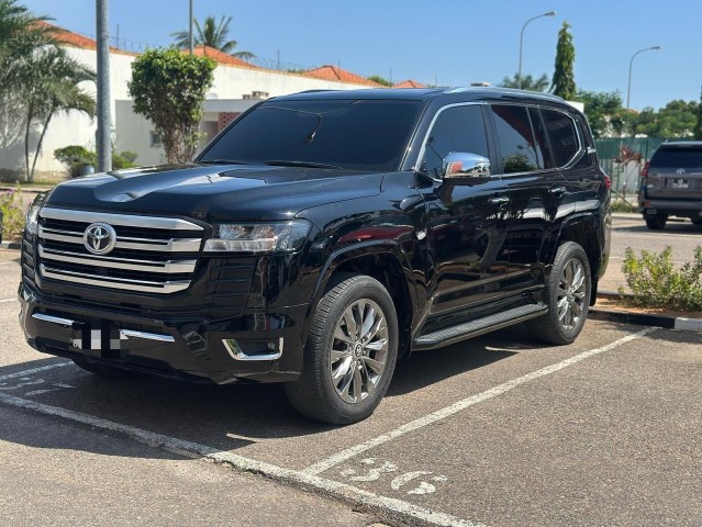 Venda TOYOTA LAND CRUISER GXR | TWIN TURBO