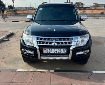 A venda MITSUBISHI PAJERO
