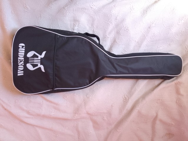 Venda GUITARRA ACÚSTICA + PASTA + CORDAS EXTRAS