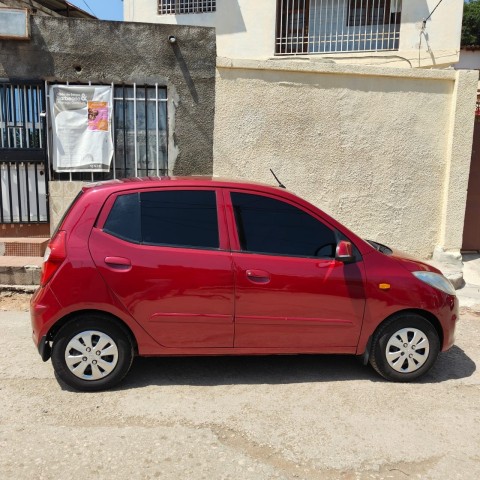 Venda HYUNDAI i10 (1.1)