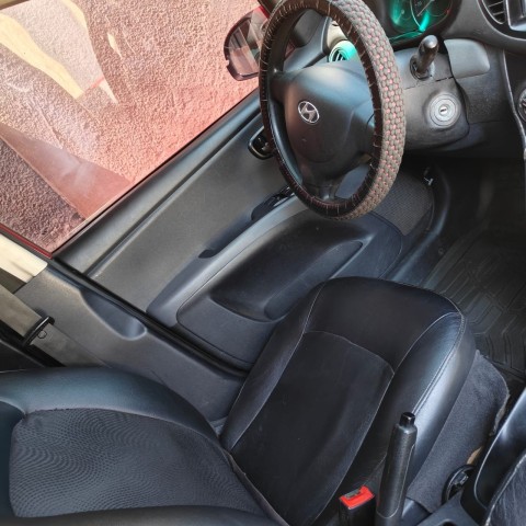 Venda HYUNDAI i10 (1.1)