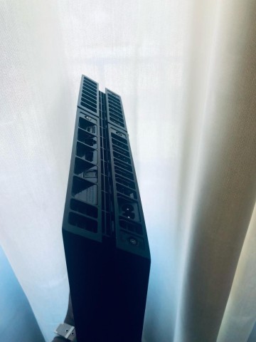 Venda PS4 Fat 500Gb + Comando + Jogos online - Pronta para jogar!