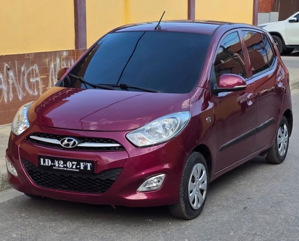 Venda HYUNDAI i10 (1.1)