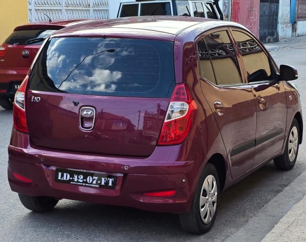 Venda HYUNDAI i10 (1.1)