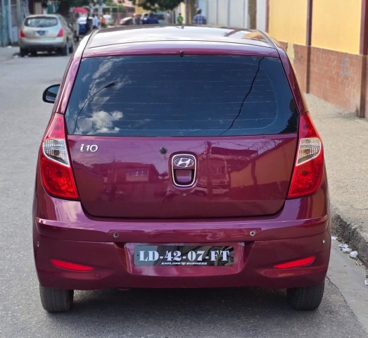 Venda HYUNDAI i10 (1.1)
