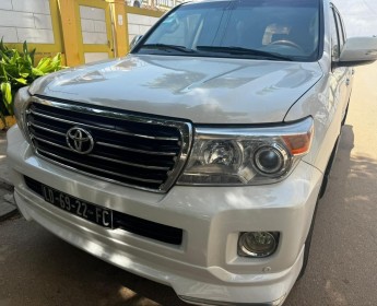 A venda TOYOTA LAND CRUISER | VXR (V8)