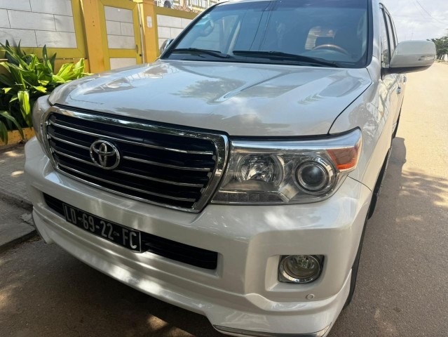 Venda TOYOTA LAND CRUISER | VXR (V8)