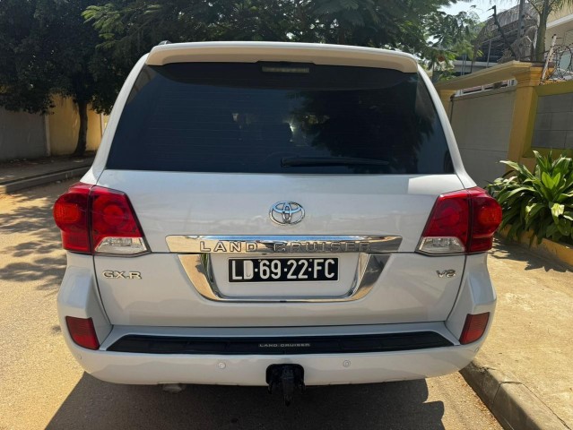 Venda TOYOTA LAND CRUISER | VXR (V8)