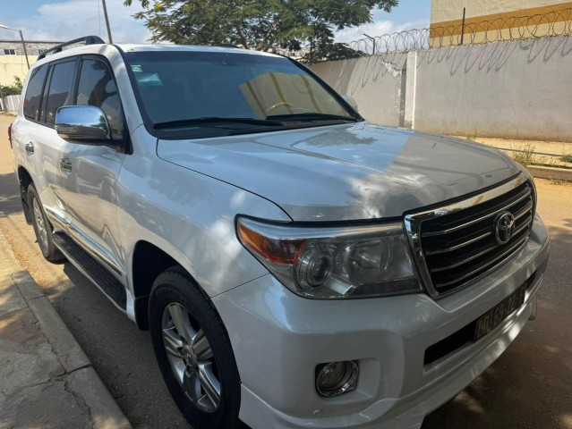 Venda TOYOTA LAND CRUISER | VXR (V8)