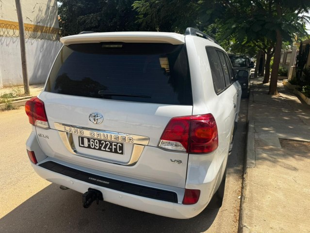 Venda TOYOTA LAND CRUISER | VXR (V8)