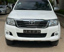 A venda TOYOTA HILUX LIMPA
