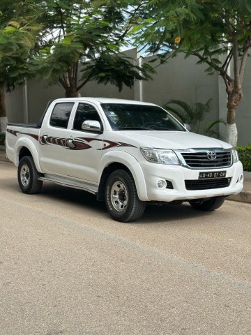 Venda TOYOTA HILUX LIMPA