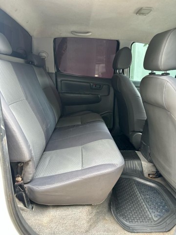 Venda TOYOTA HILUX LIMPA