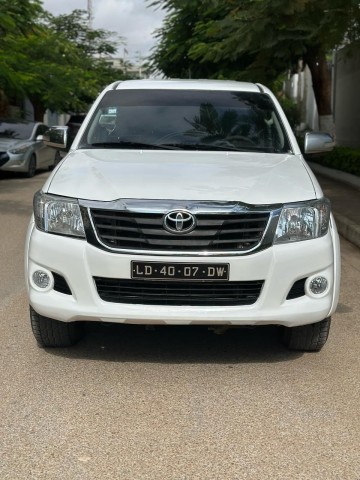 Venda TOYOTA HILUX LIMPA