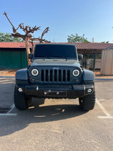 Venda JEEP WRANGLER SAHARA