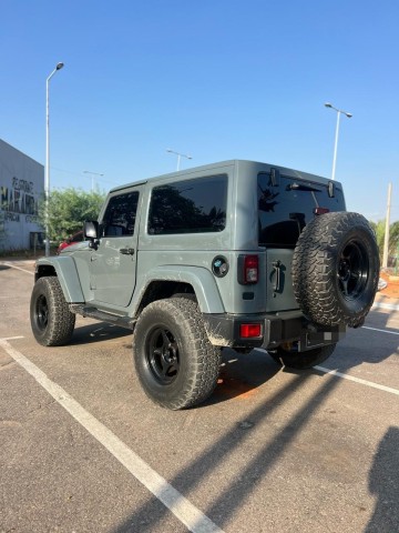 Venda JEEP WRANGLER SAHARA