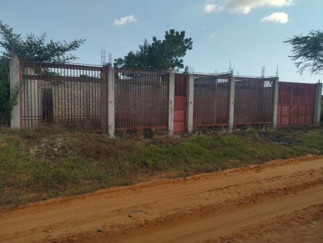Venda OBRA COMERCIAL INACABADA