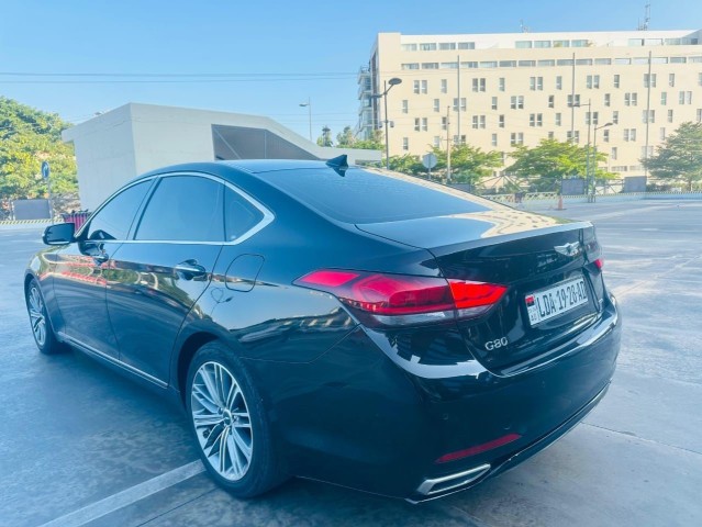 Venda GENESIS G80 HTRAK