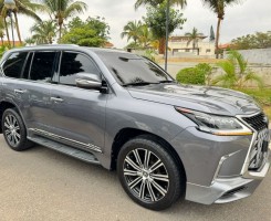 A venda Vendo Lexus Super sport plus 570