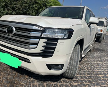 A venda Toyota Land Cruiser Twin Turbo GX Full Options