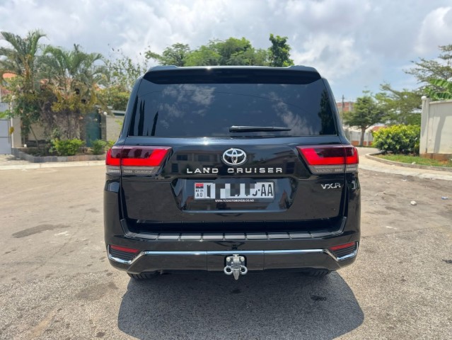 Venda TOYOTA LAND CRUISER VXR TWIN TURBO FULL OPTION 2023