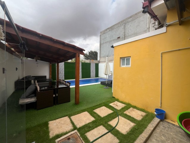 Venda Vende-se Vivenda no Jardim do Éden
