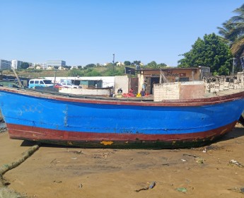 A venda VENDE-SE EMBARCAÇÃO COMPLETA PRONTA PARA NAVEGAR!