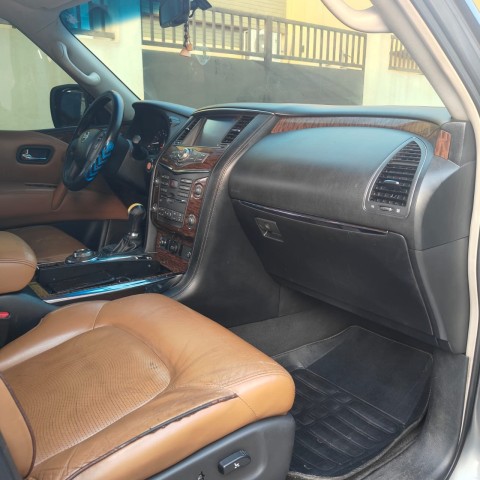 Venda NISSAN PATROL (PLATINUM)