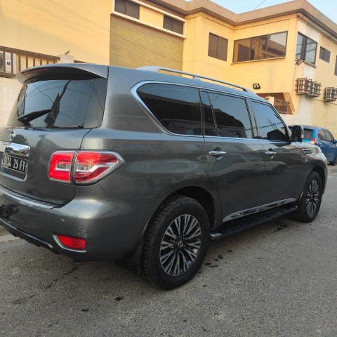Venda NISSAN PATROL (PLATINUM)