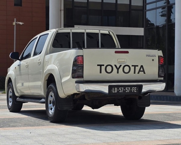 Venda TOYOTA HILUX 2KD LIMPO