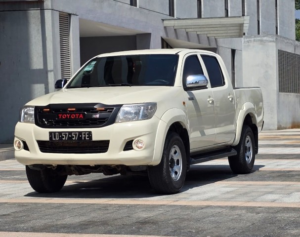 Venda TOYOTA HILUX 2KD LIMPO