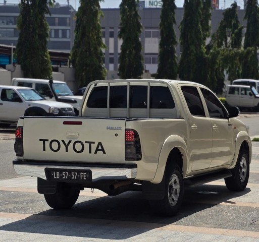 Venda TOYOTA HILUX 2KD LIMPO