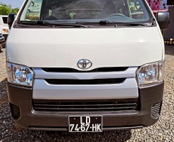 A venda Vende-se Toyota HiAce Quadradinho