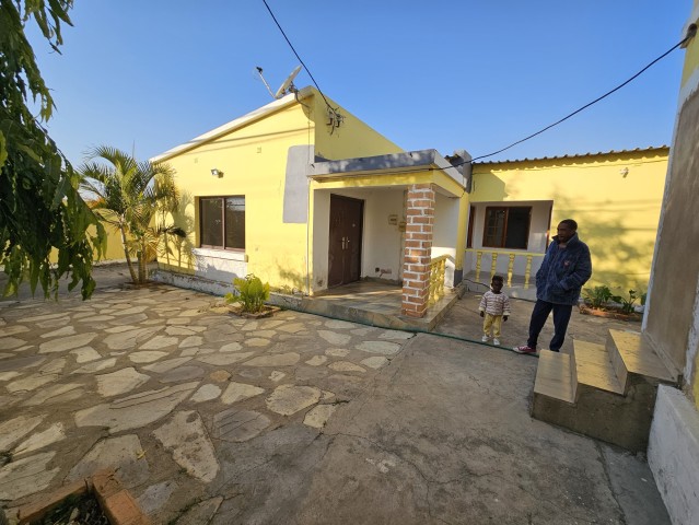 Venda Casa V3 Lubango