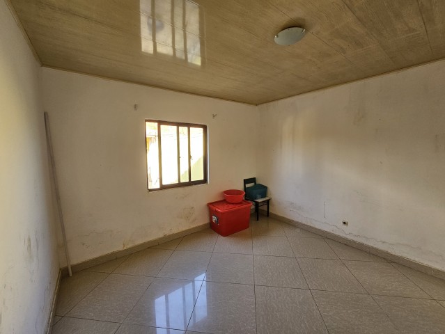Venda Casa V3 Lubango