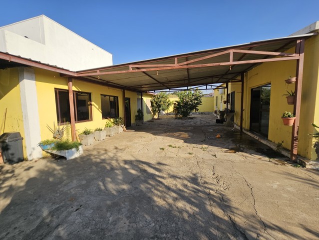 Venda Casa V3 Lubango