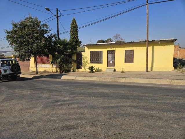 Venda Casa V3 Lubango