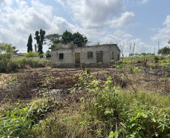 A venda Terreno com obra inacabada