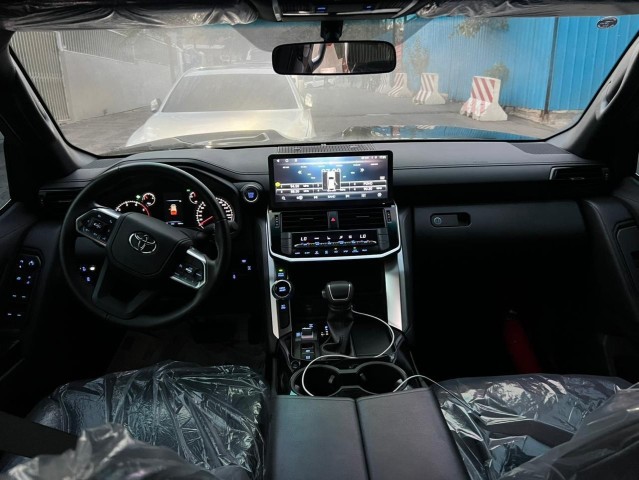 Venda Toyota Land Cruiser LC300 GXR Twin Turbo