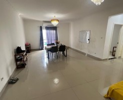 A venda Apartamento T5 à venda no kilamba