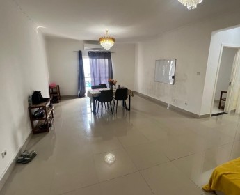 A venda Apartamento T5 à venda no kilamba