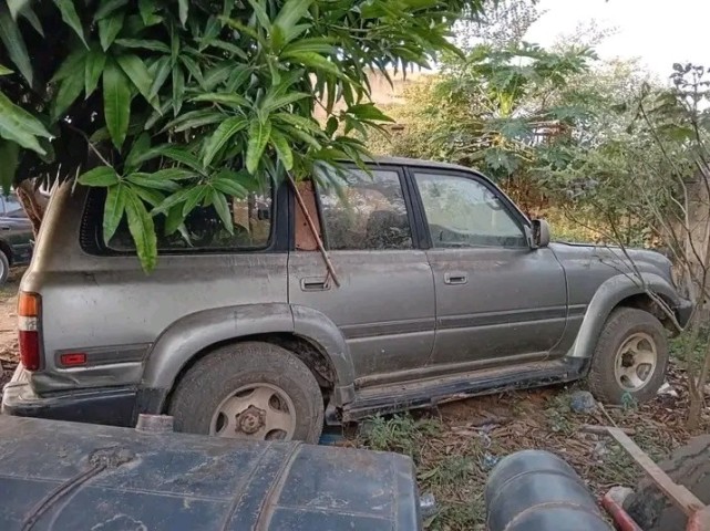 Venda Vendo lande cruser savimbi