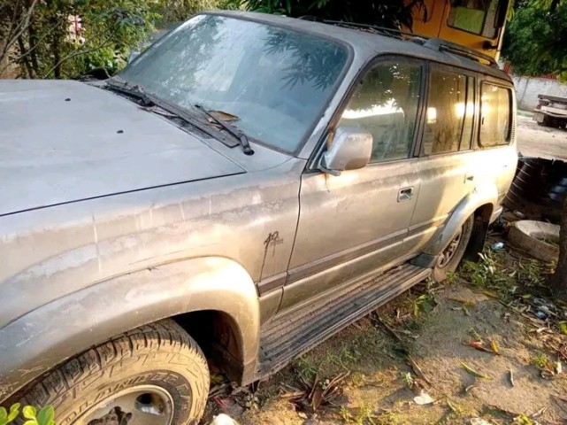 Venda Vendo lande cruser savimbi
