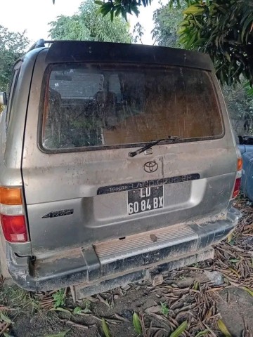Venda Vendo lande cruser savimbi