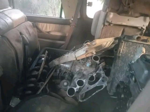 Venda Vendo lande cruser savimbi