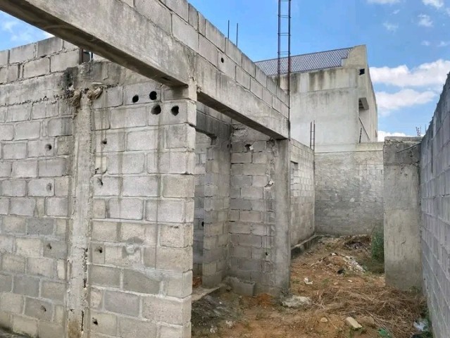 Venda Casa inacabada